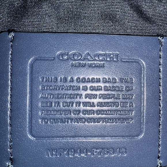 COACH WEST PACK IN SIGNATURE CAMO PRINT *GREAT CONDITION* - Picture 3 of 5